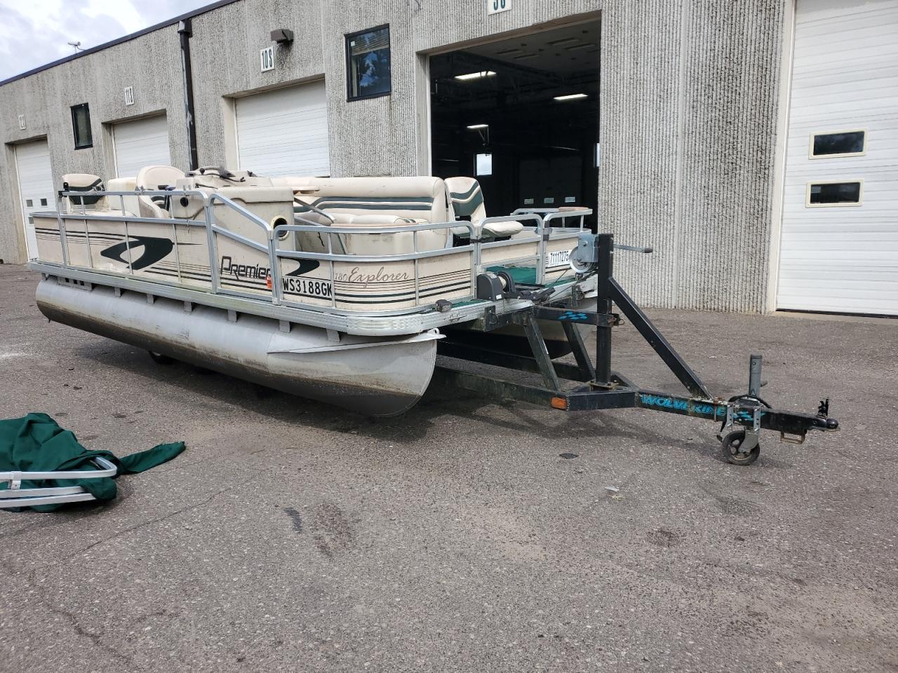 2002 Premier Boat
