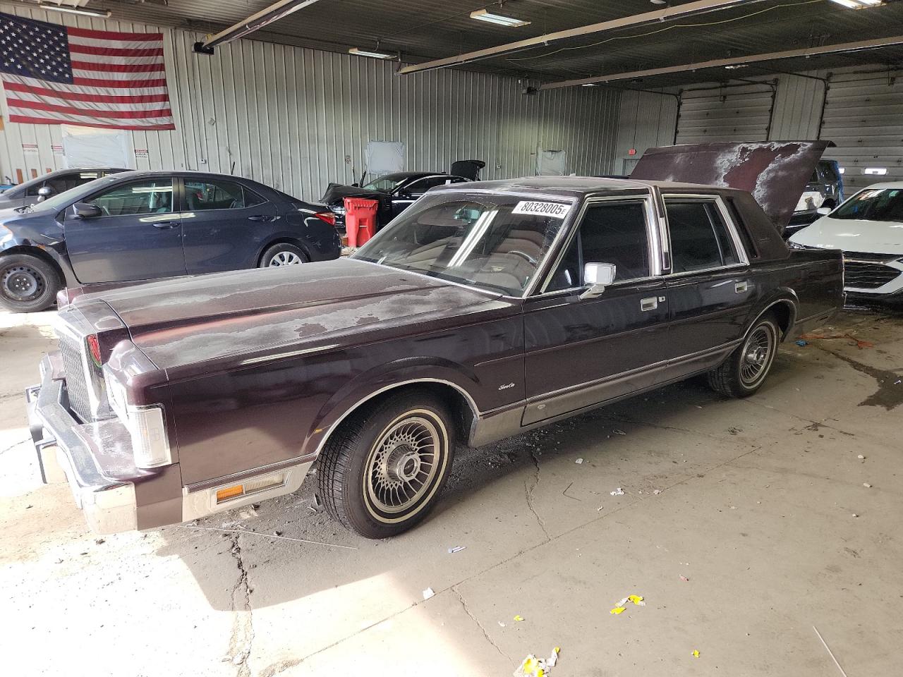 1988 Lincoln Town car s SIGNATURE