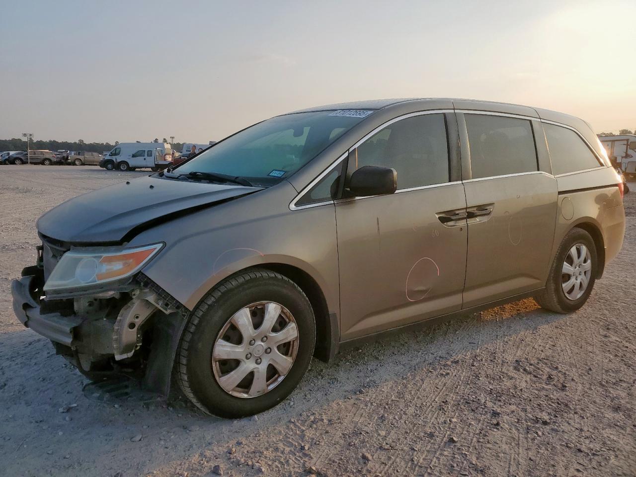 2013 Honda Odyssey lx LX