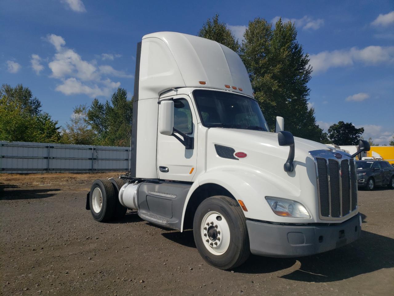 2016 Peterbilt tractor 579