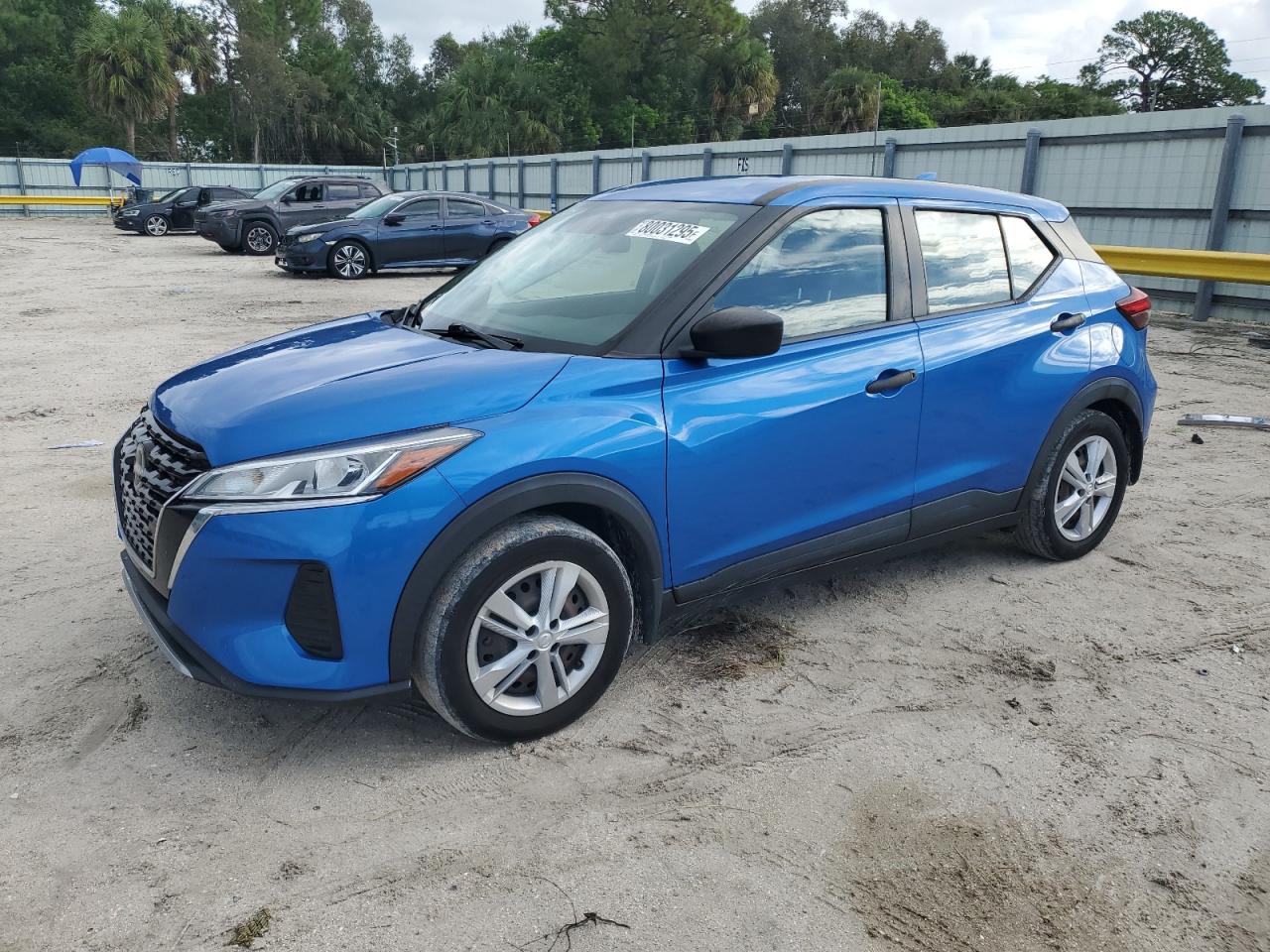 2022 Nissan Kicks s S