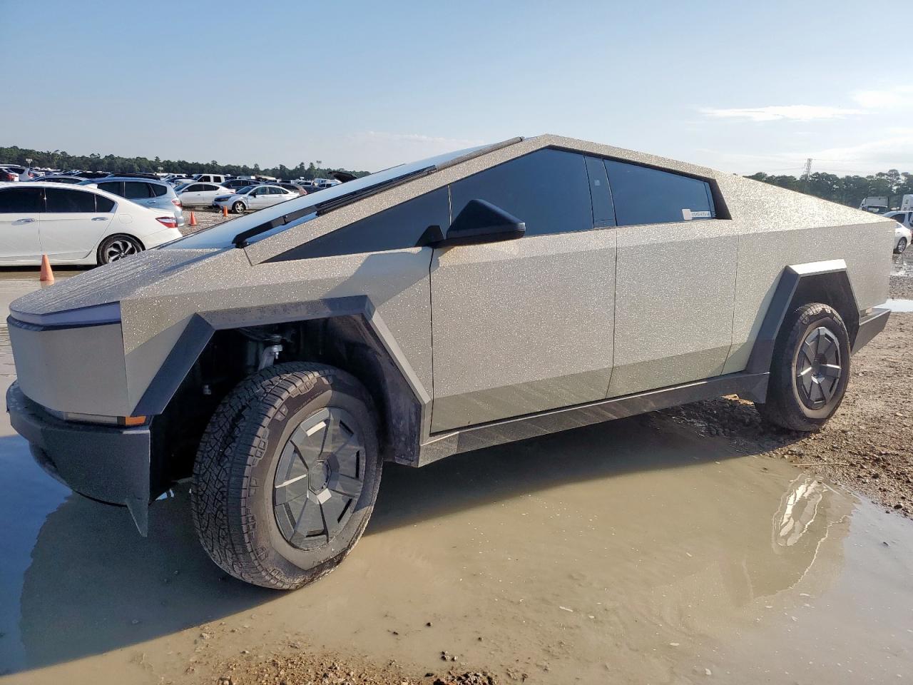 2025 Tesla Cybertruck