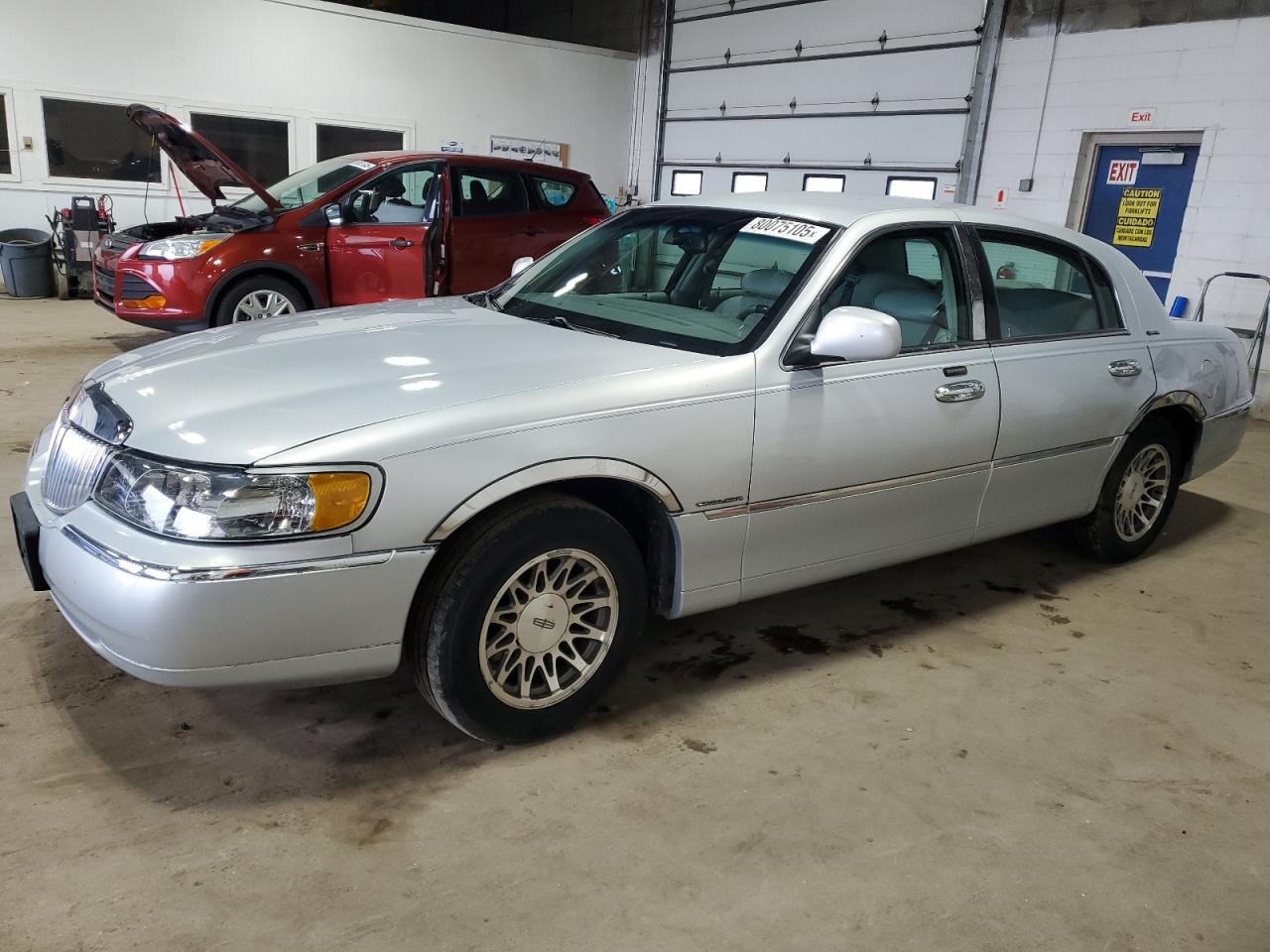 2002 Lincoln Town Car