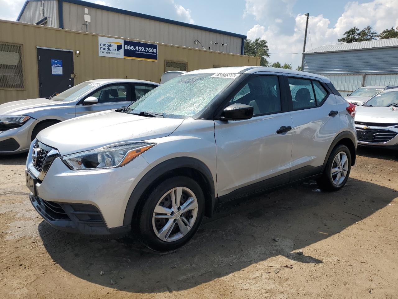 2020 Nissan Kicks s S