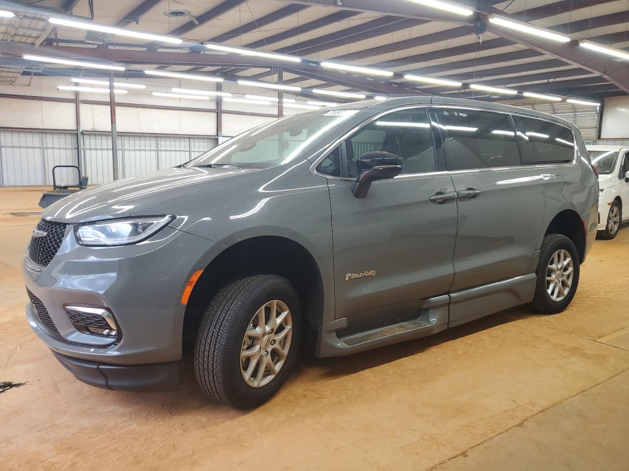 2024 Chrysler Pacifica touring TOURING