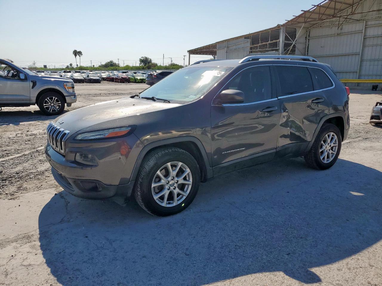 2014 Jeep Cherokee a LATITUDE