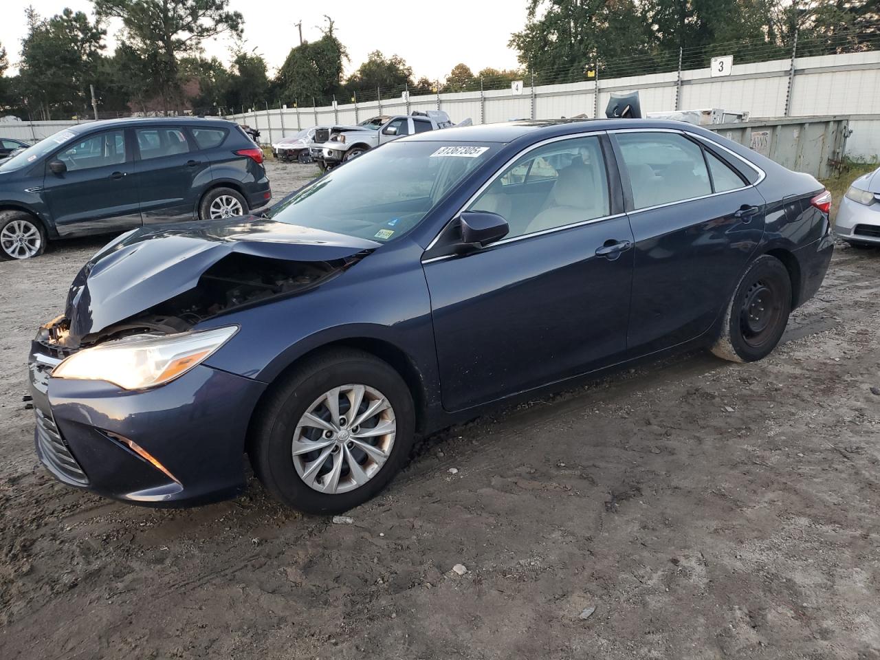 2015 Toyota Camry le LE
