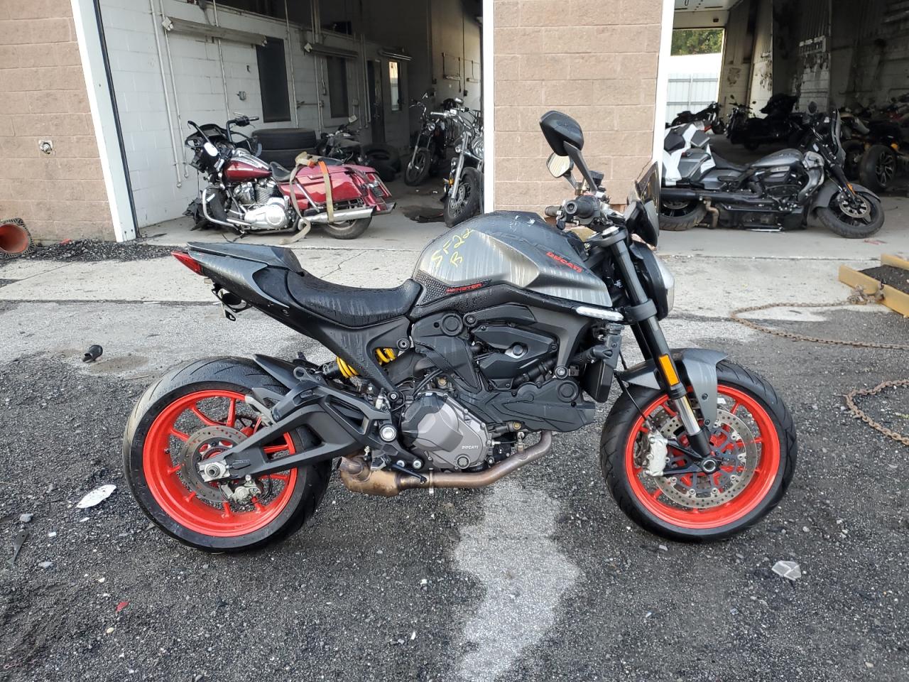 2022 Ducati Monster
