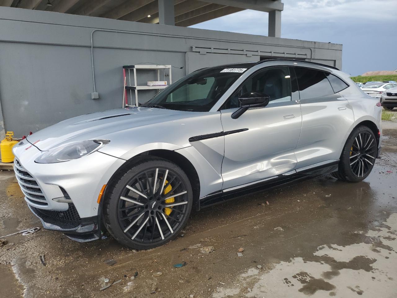 2023 Aston martin Dbx 707
