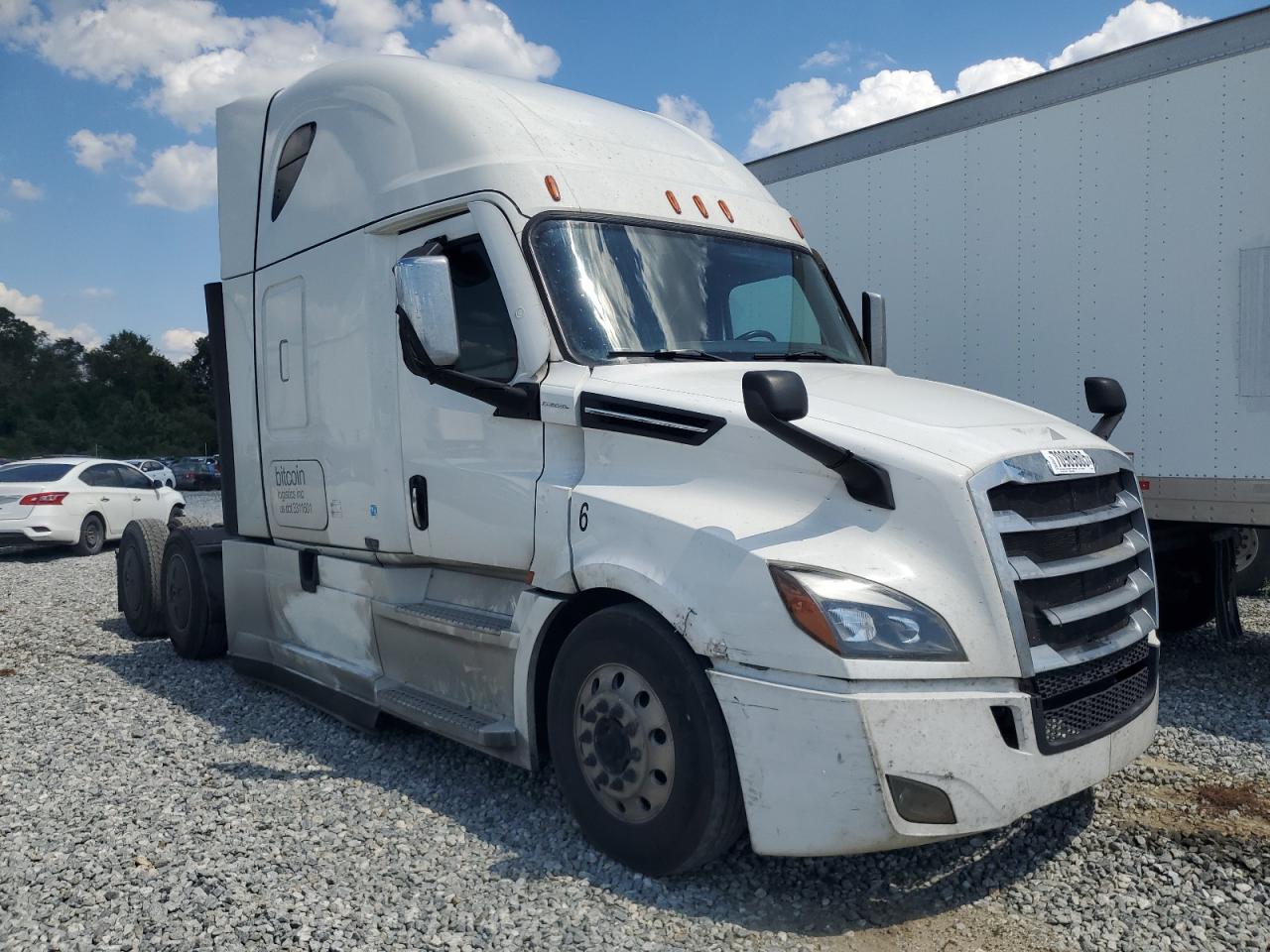 2020 Freightliner Cascadia 1