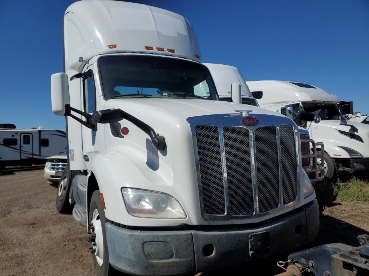 2017 Peterbilt tractor 579