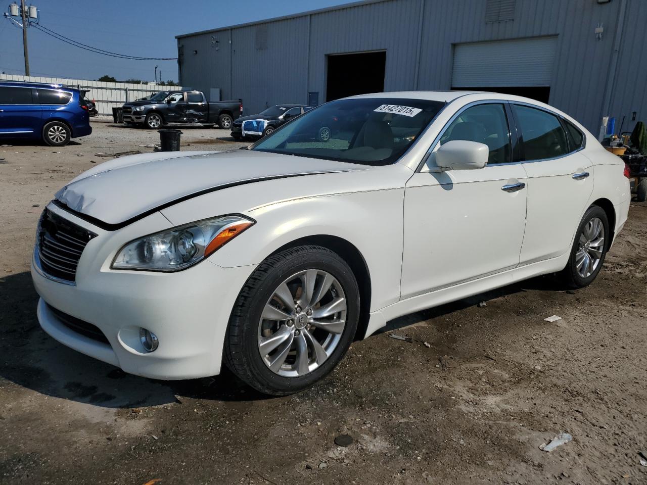 2013 Infiniti M37
