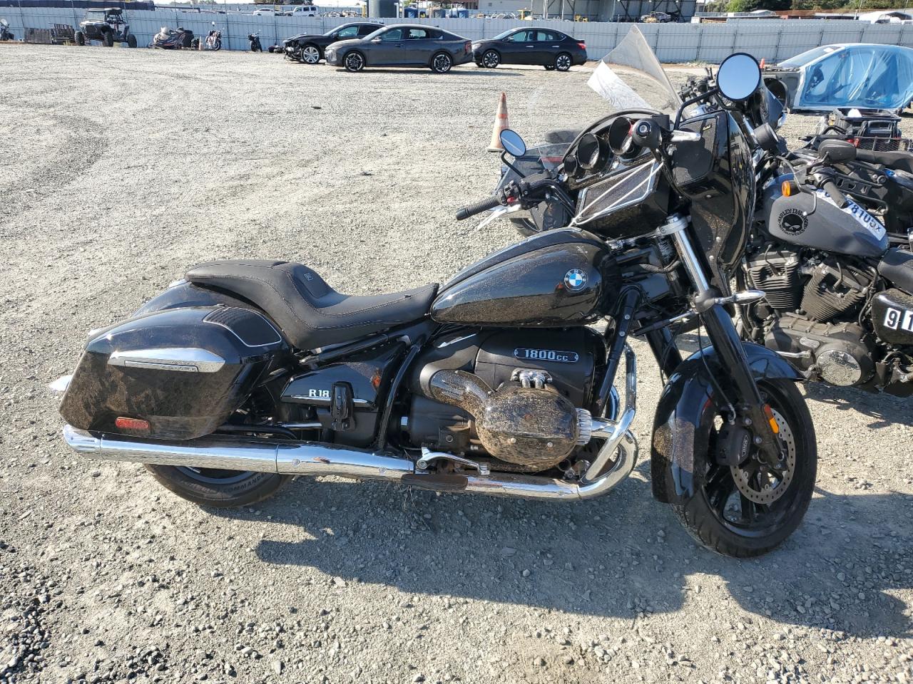 BMW R18