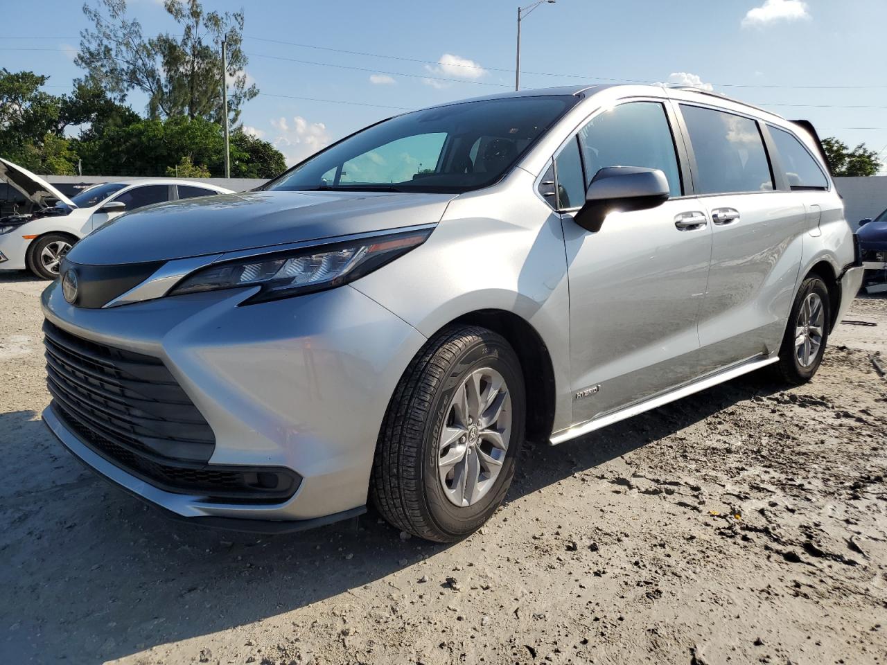 2021 Toyota Sienna le LE