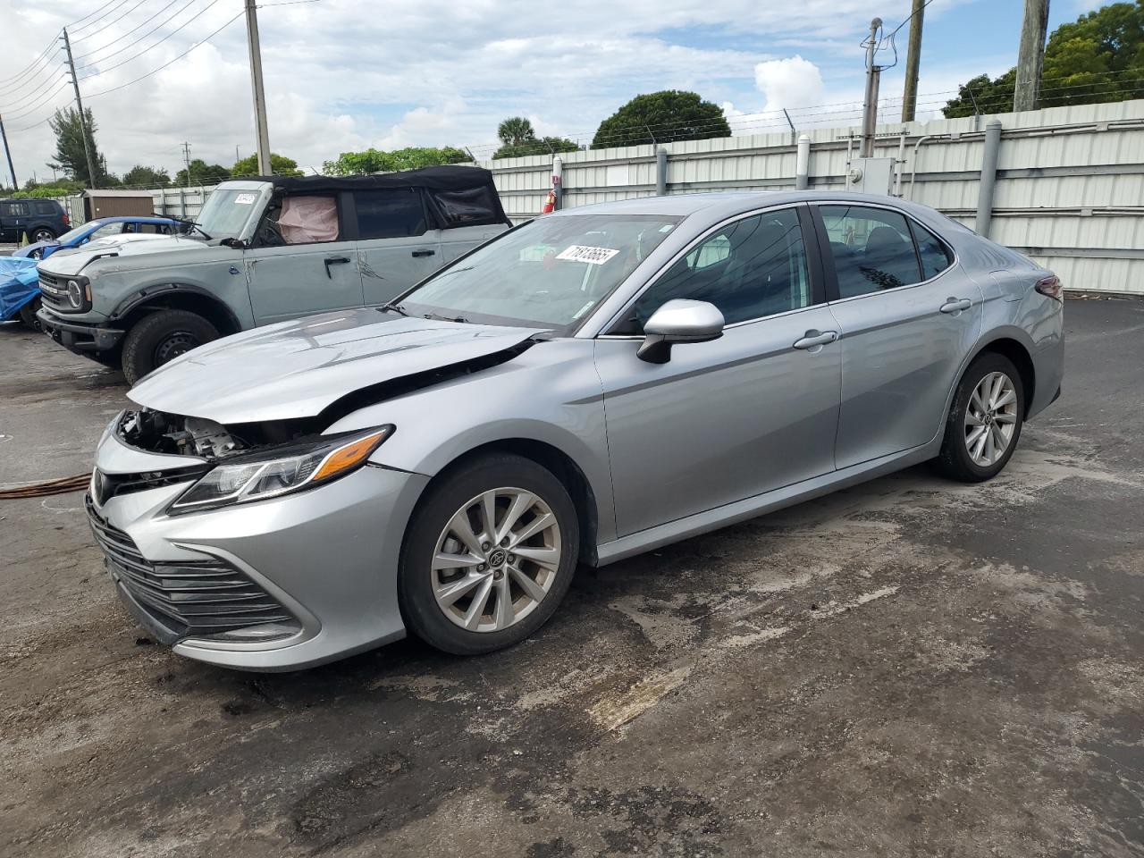 2023 Toyota Camry le LE