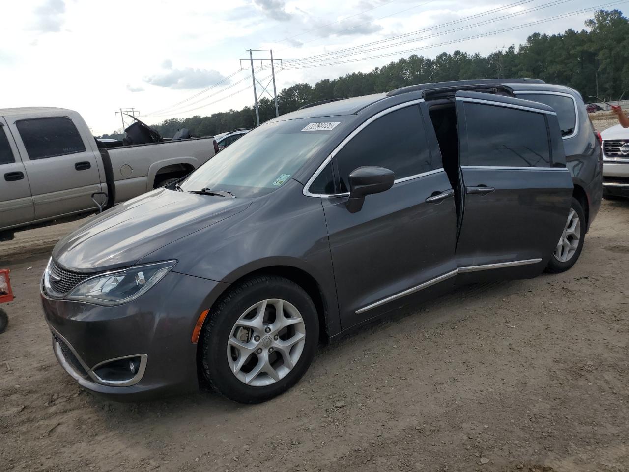 Chrysler Pacifica t