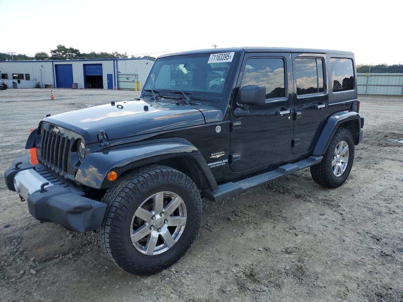 2013 Jeep Wrangler unlimited sahara SAHARA