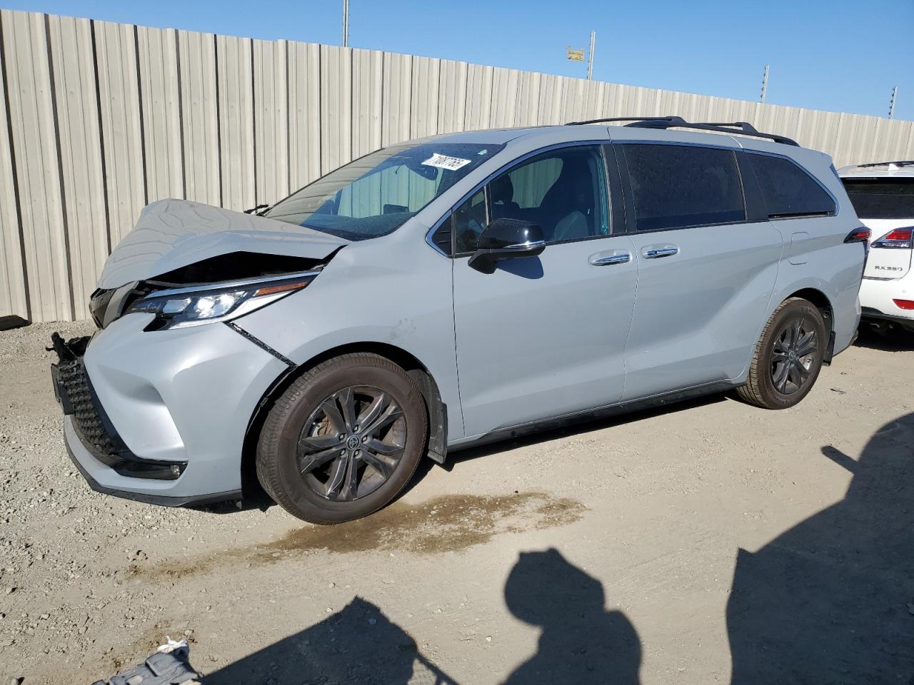 2024 Toyota Sienna xse XSE