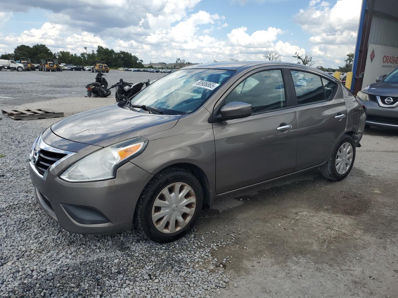 2016 Nissan Versa s S