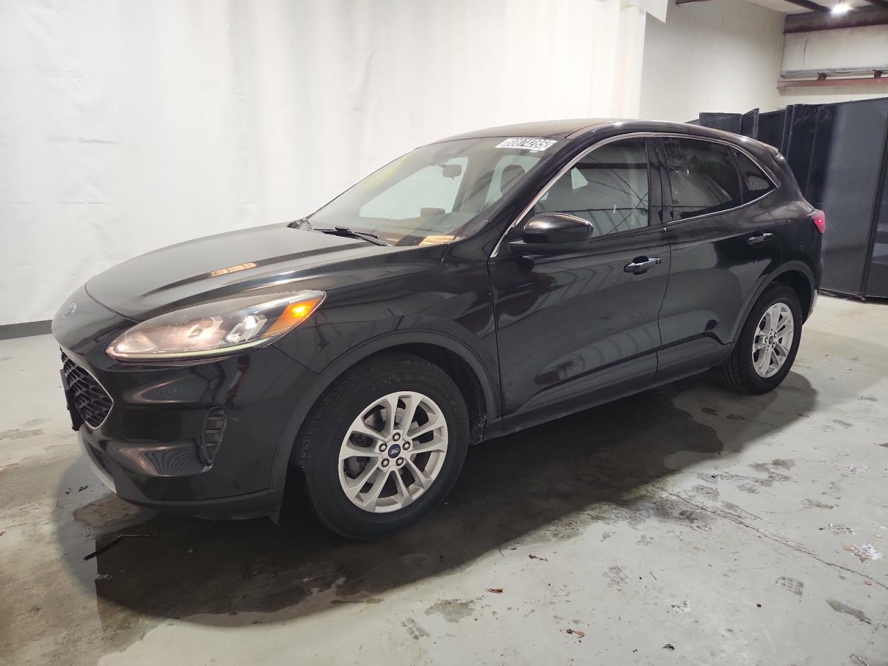 2020 Ford Escape se SE