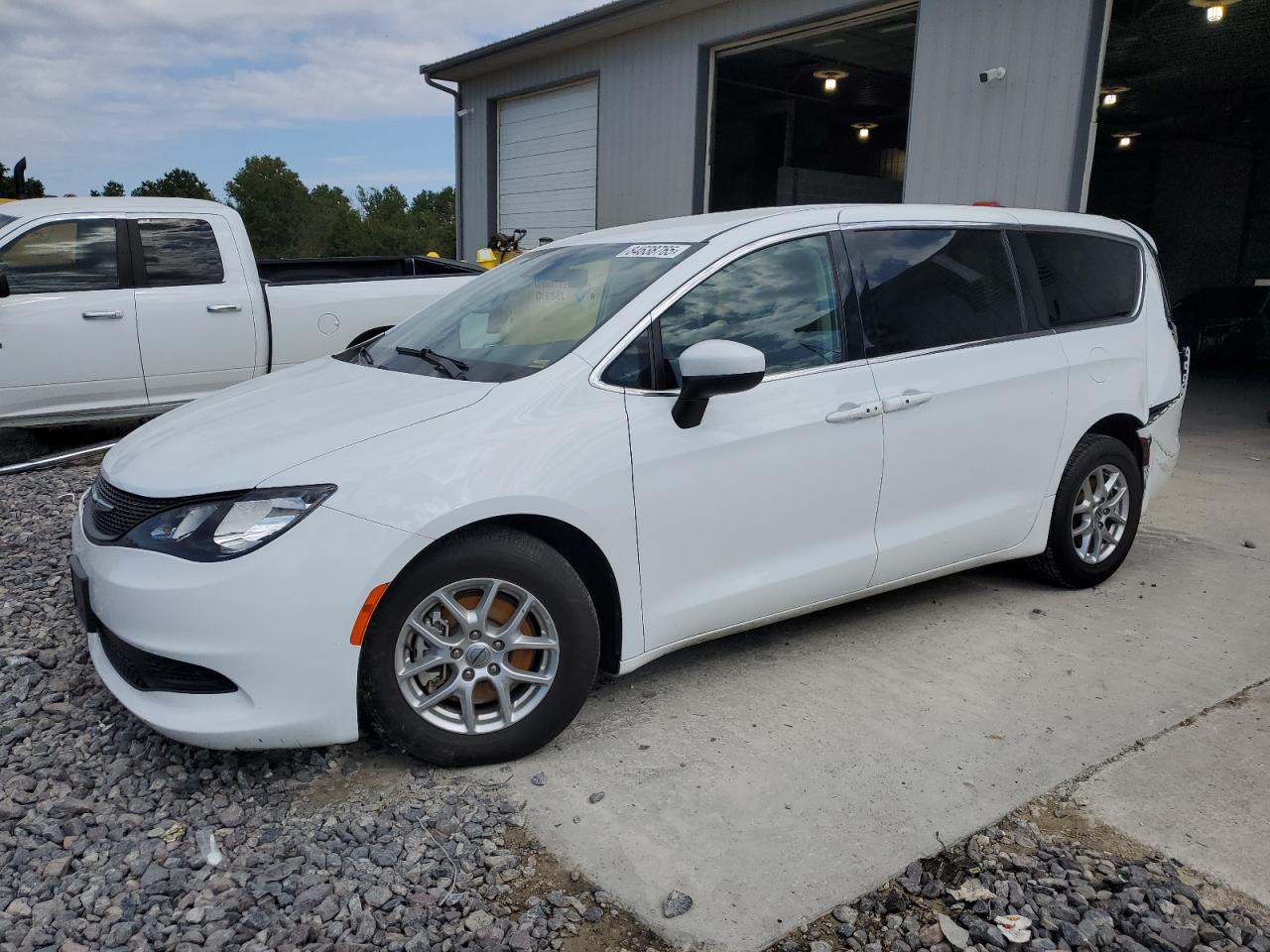 2023 Chrysler Voyager