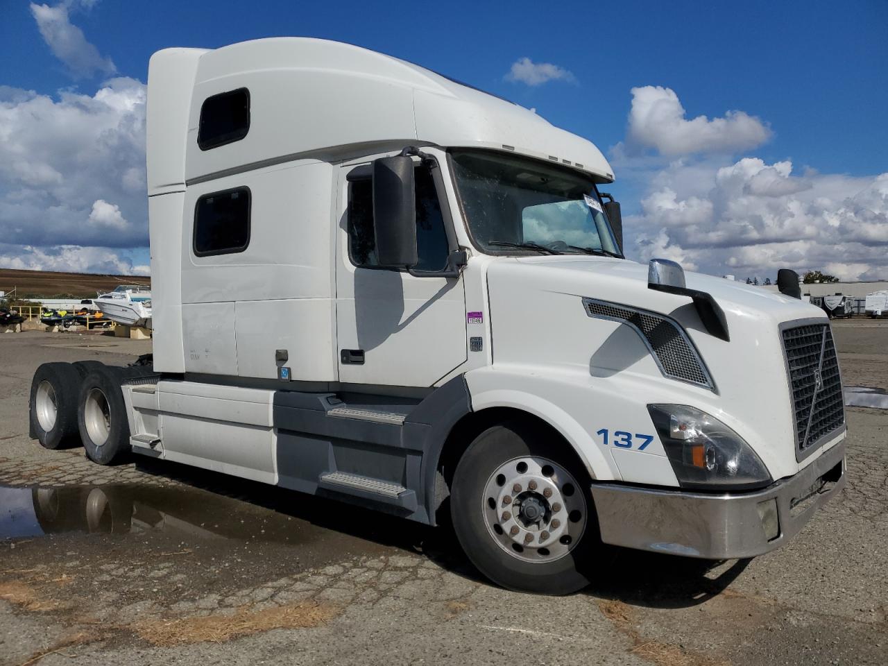 2016 Volvo Vn