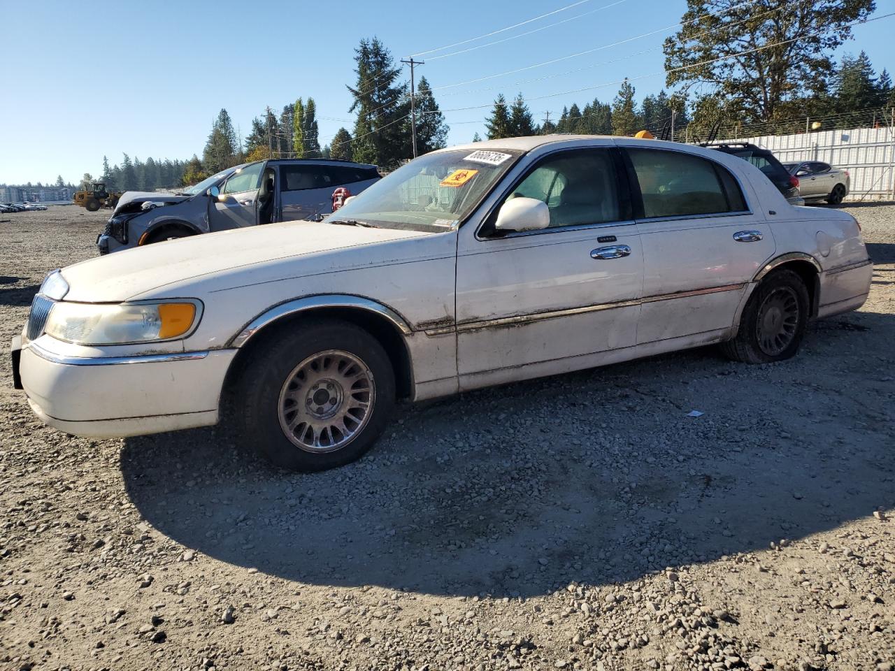 2001 Lincoln Town Car