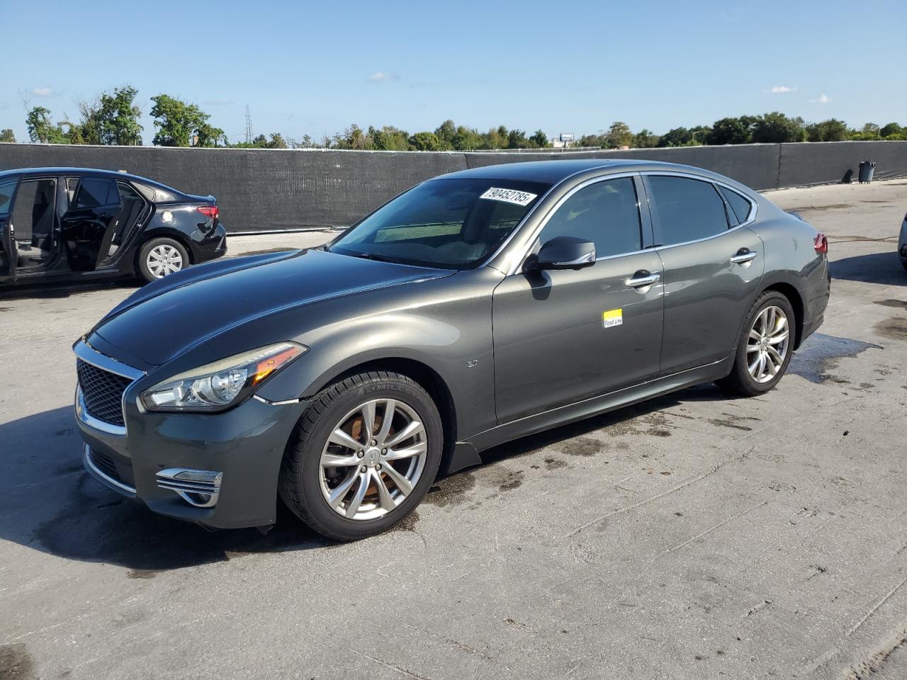 2015 Infiniti Q70
