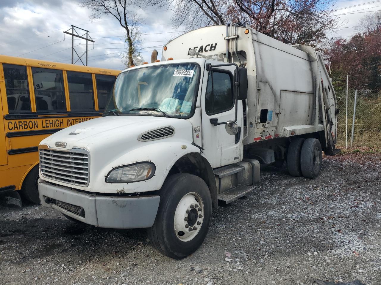 2004 Freightliner M2 106
