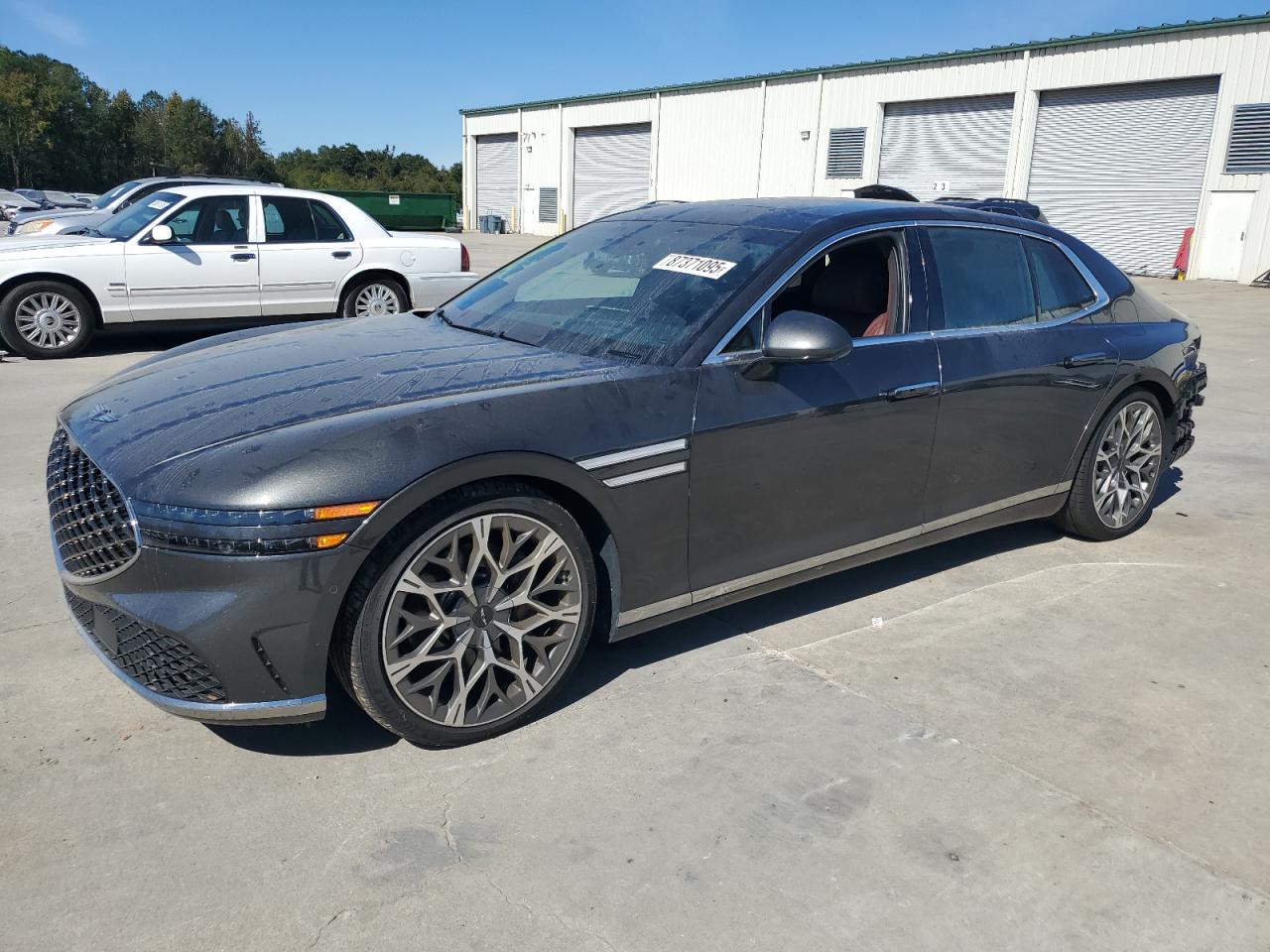 2023 Genesis G90
