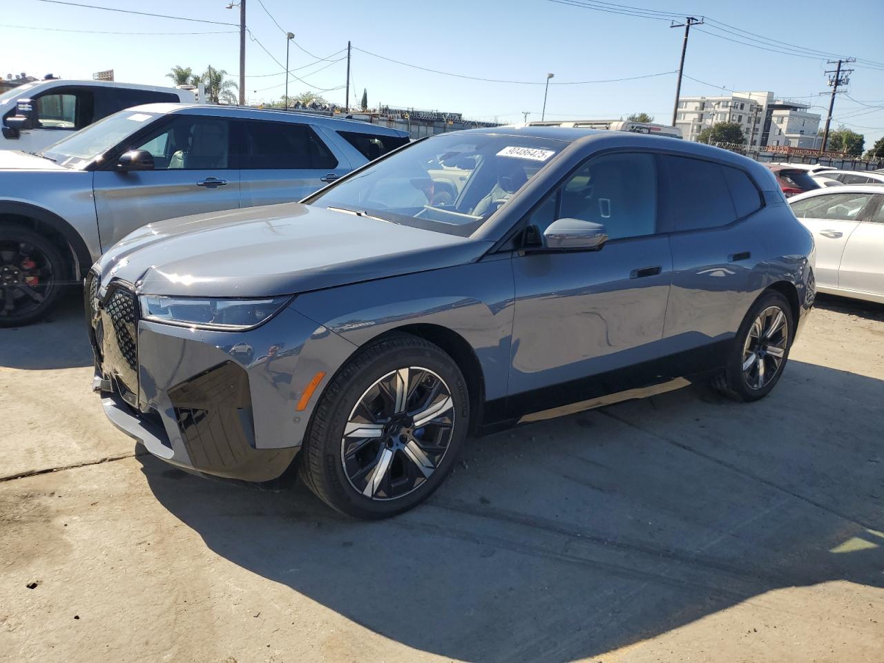 BMW iX