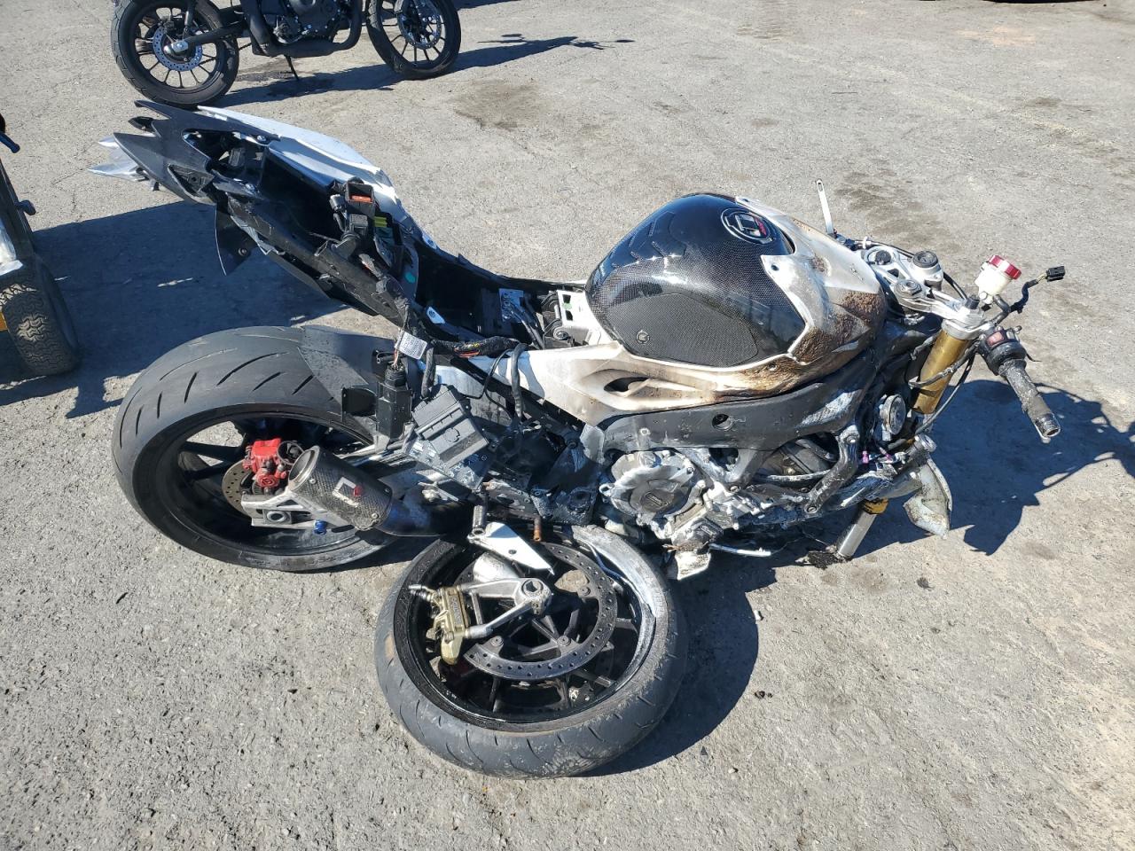 2016 BMW S 1000