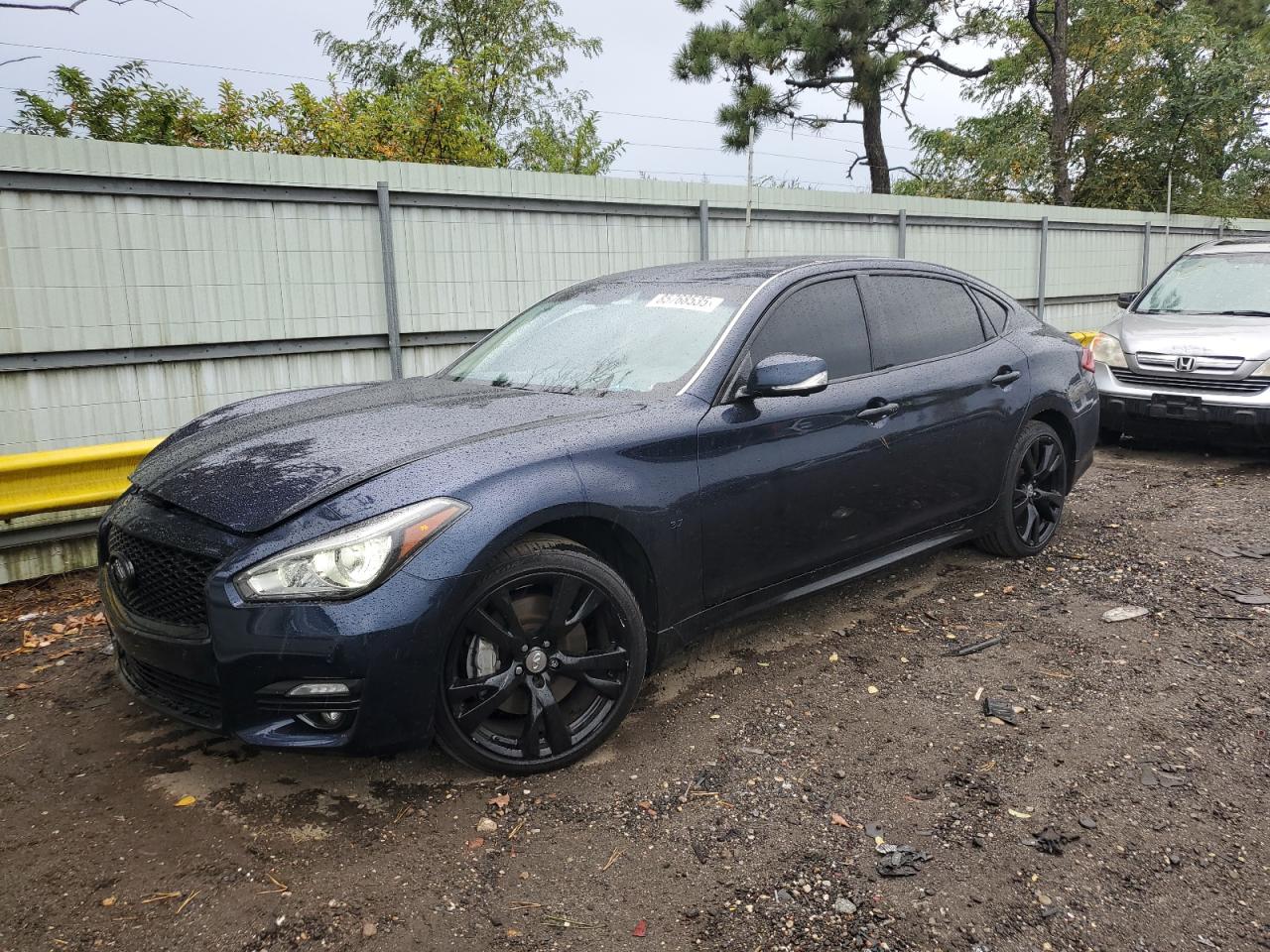 Infiniti Q70