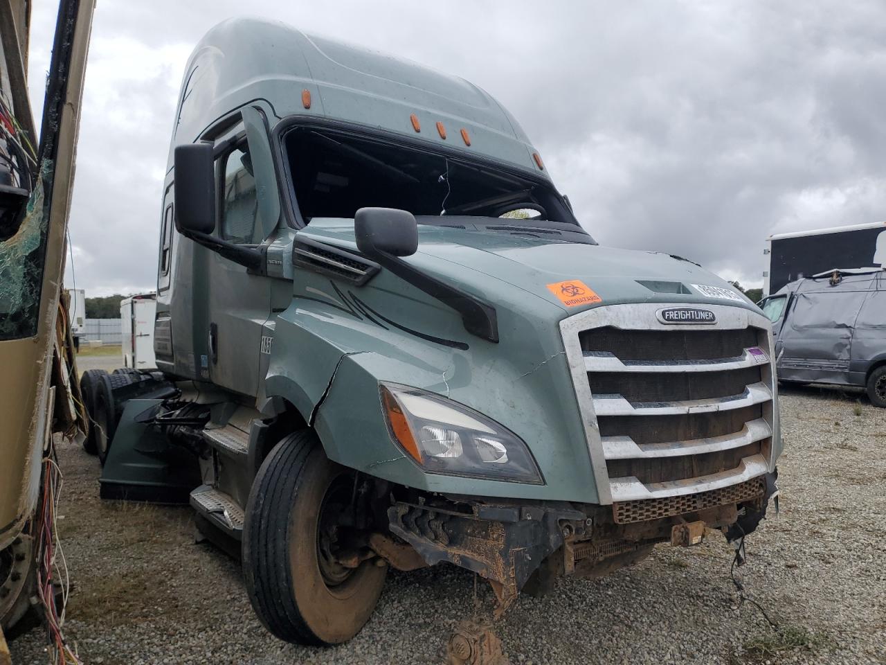 2022 Freigliner Cascadia 126