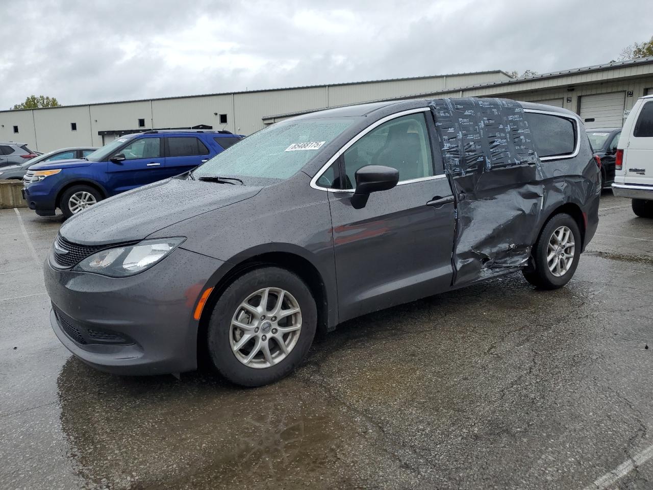 2022 Chrysler Voyager