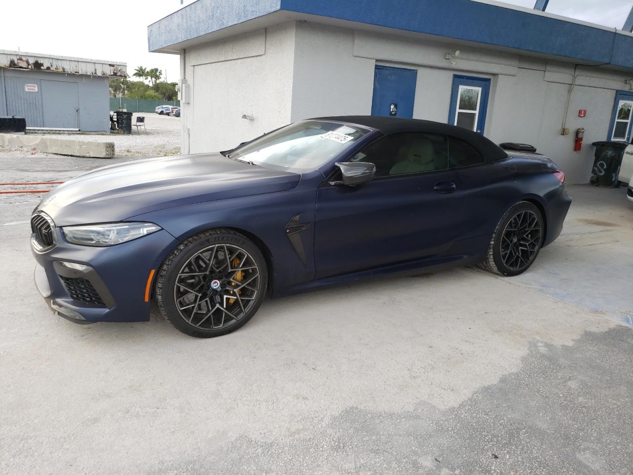 2023 BMW M8