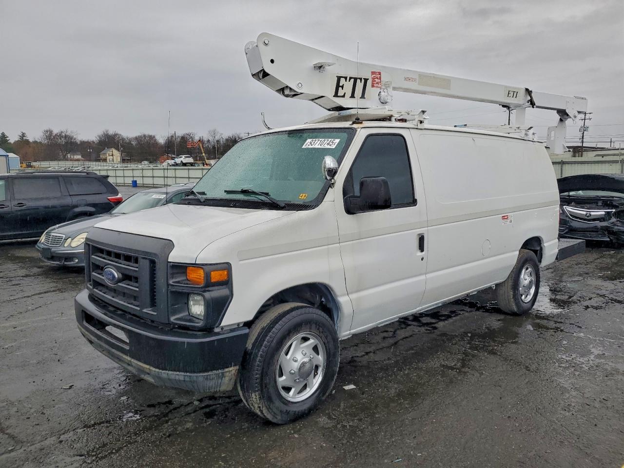 Ford E-350