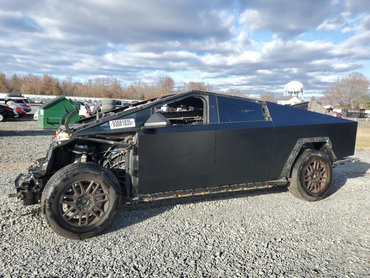 2025 Tesla Cybertruck