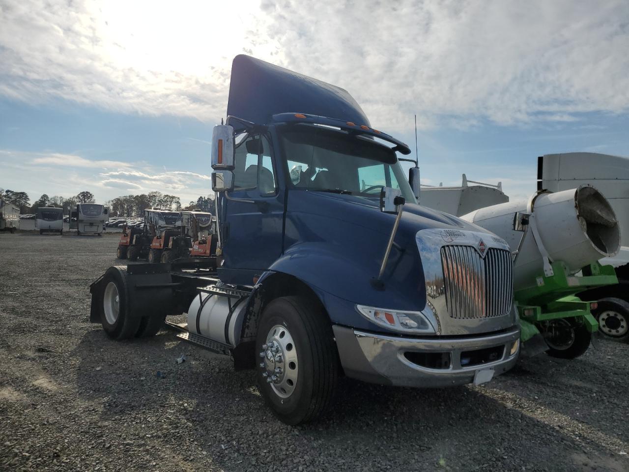 2010 International 8000-Series