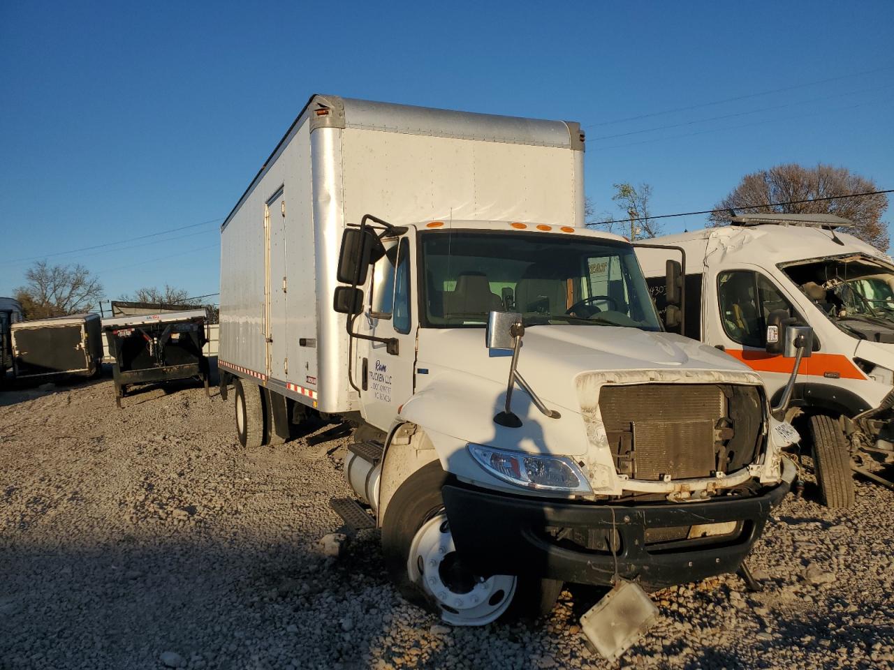 2016 International Ma025