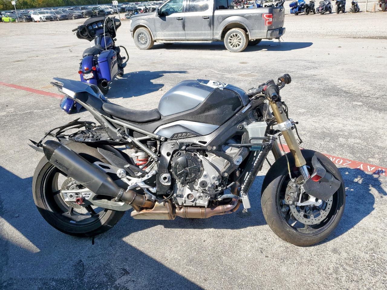 2025 BMW S 1000