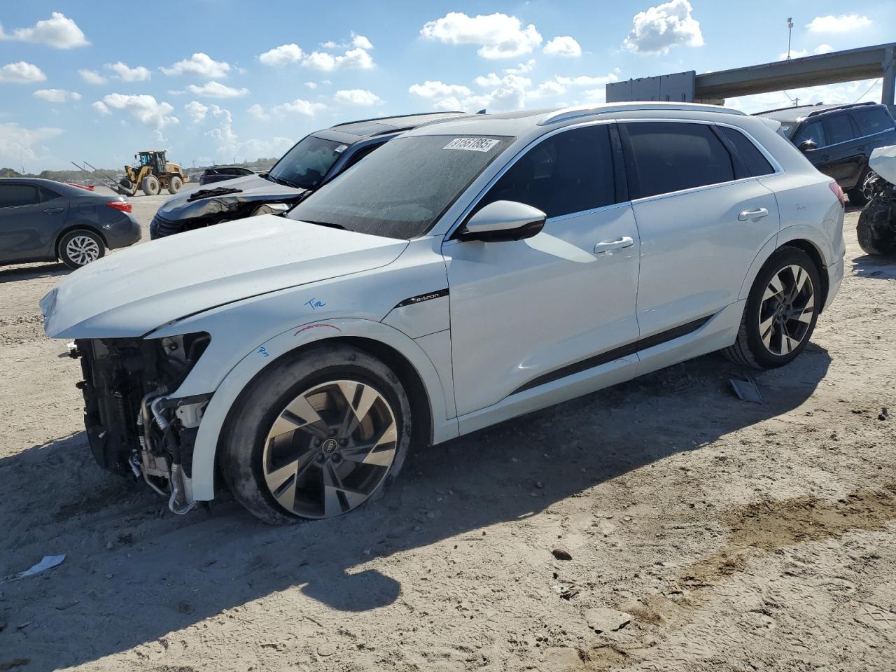 2022 Audi e-tron