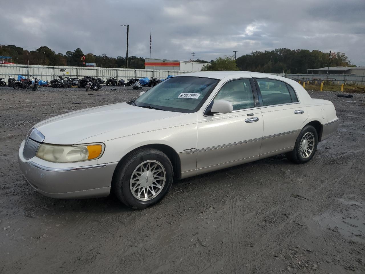 2002 Lincoln Town Car