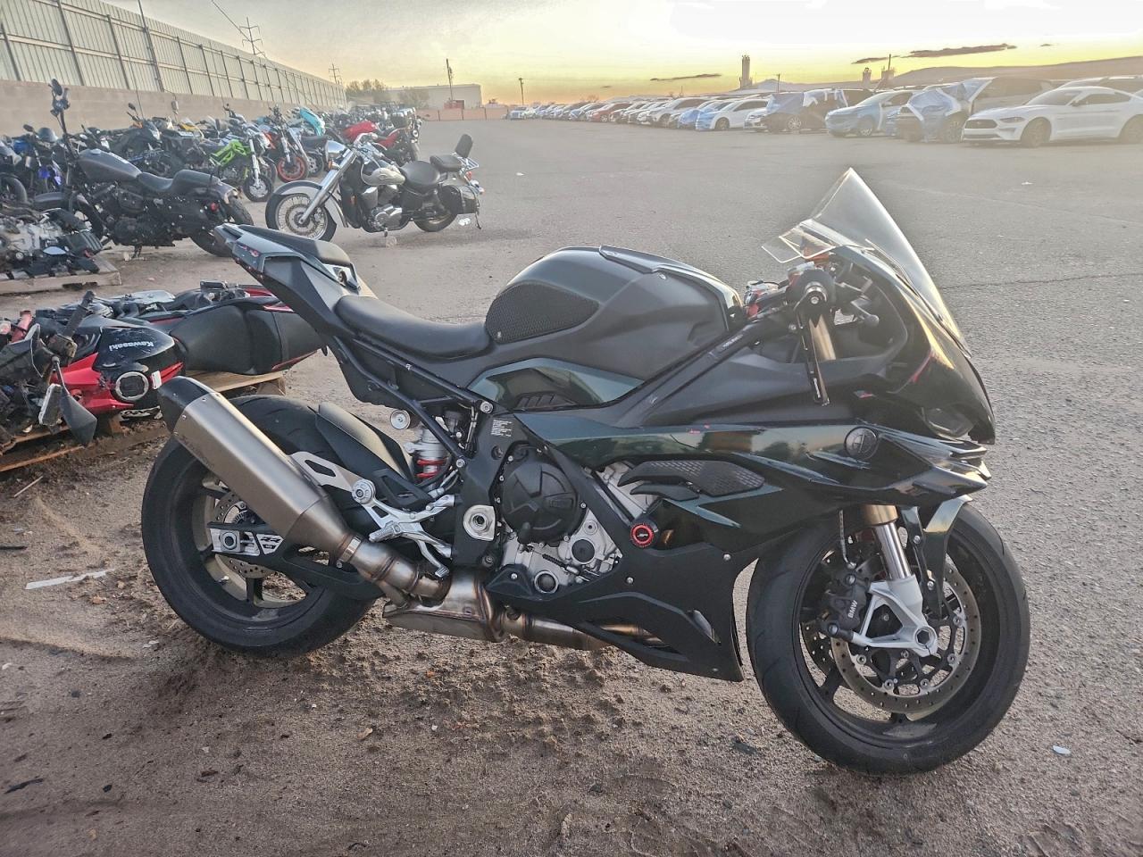 2023 BMW S 1000