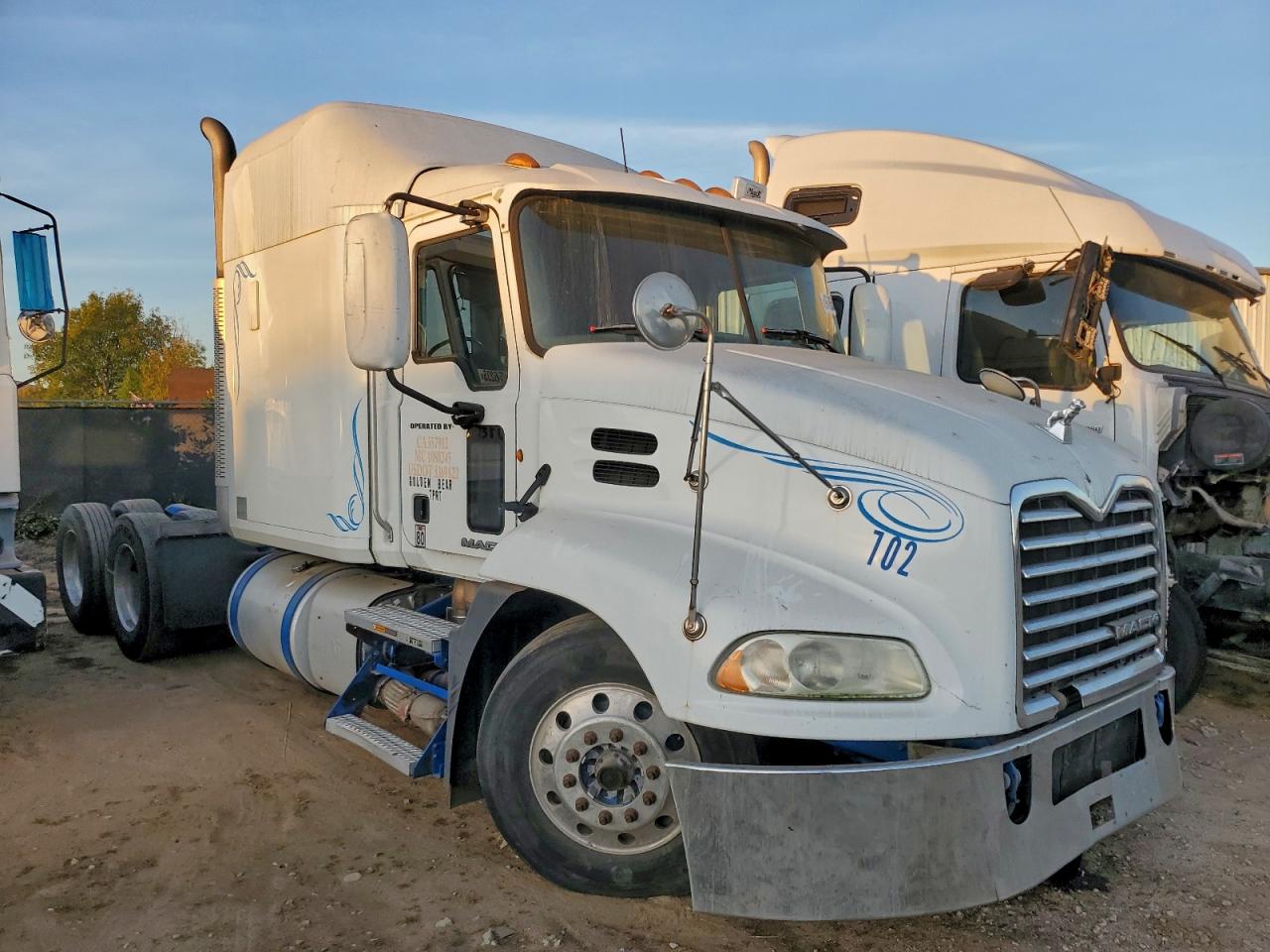 2013 Mack Pinnacle