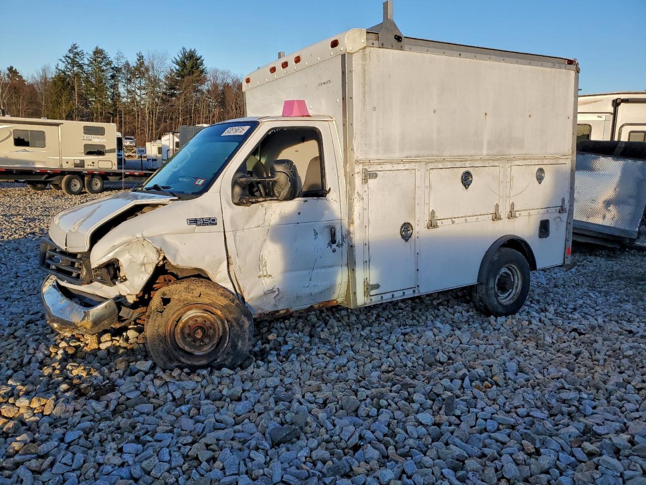 2005 Ford E-350