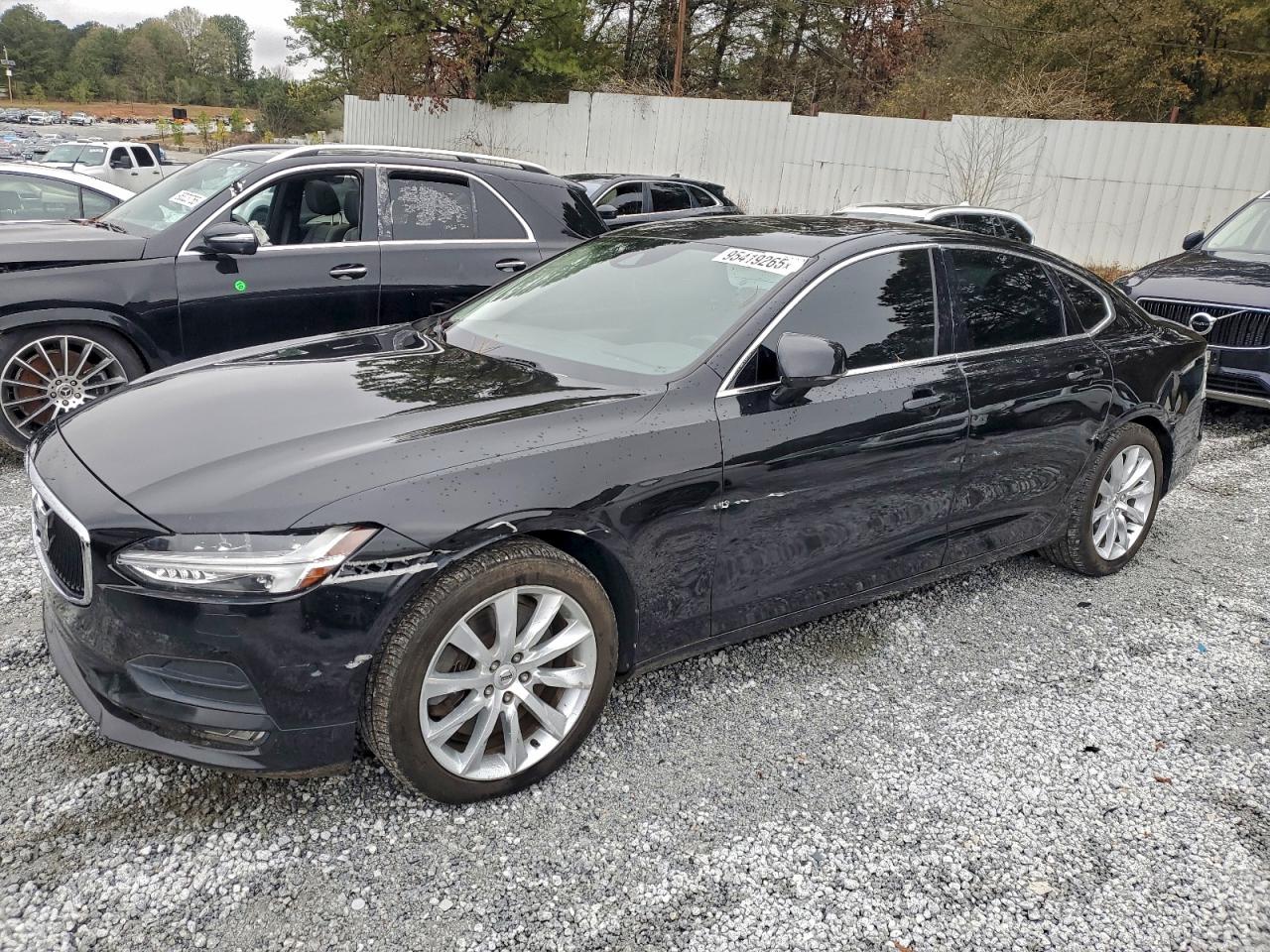 2017 Volvo S90