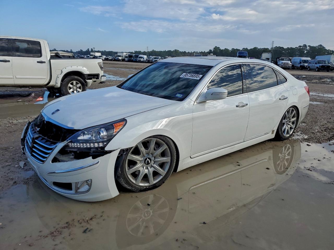 2013 Hyundai Equus