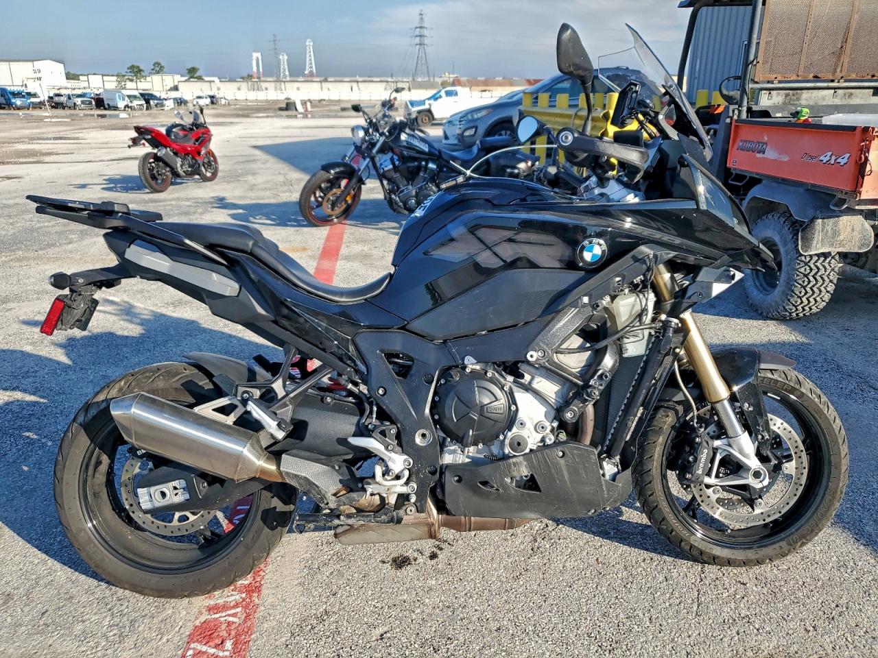 2023 BMW S 1000