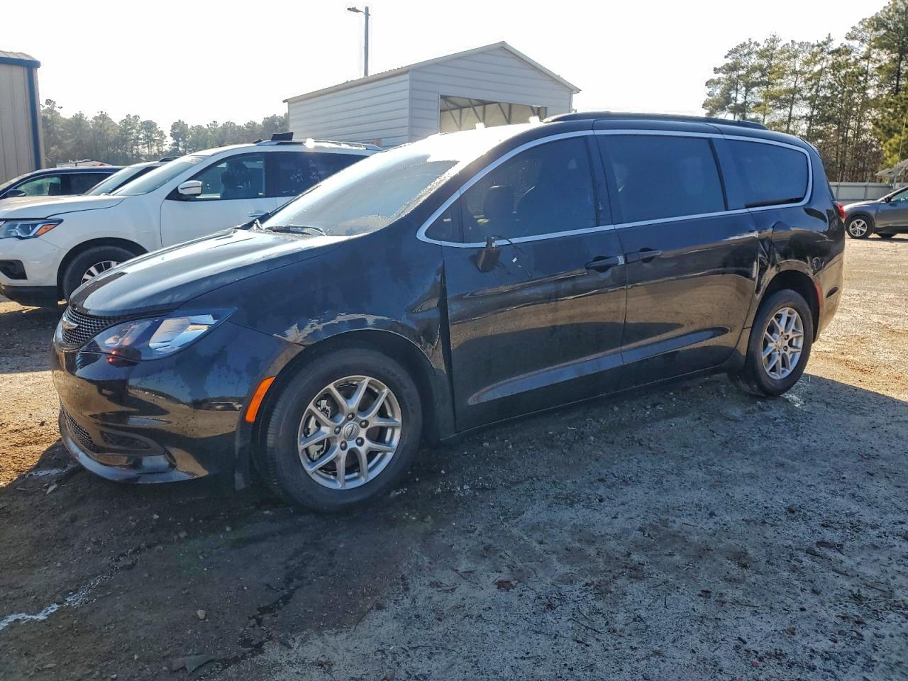 2025 Chrysler Voyager